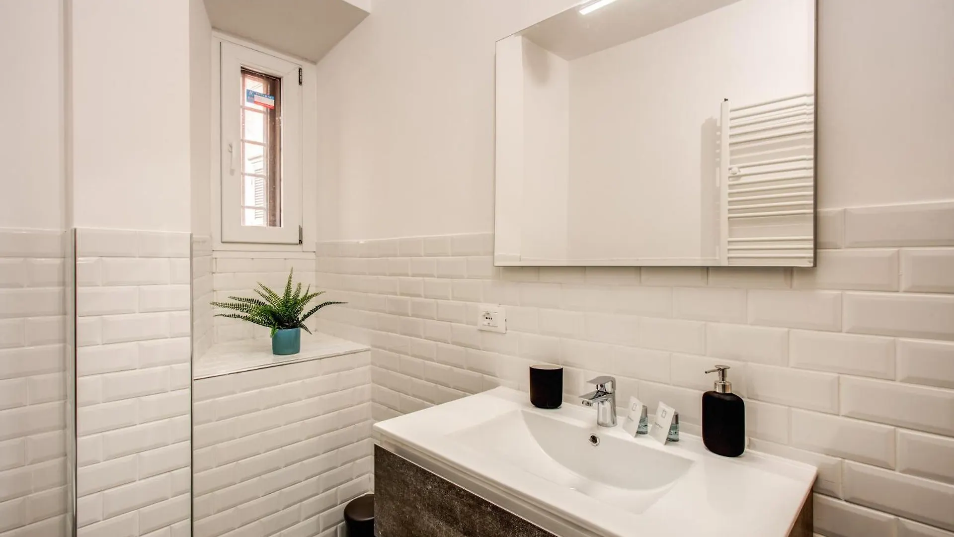 Monti Quiet And Spacious Apartment روما 0*,